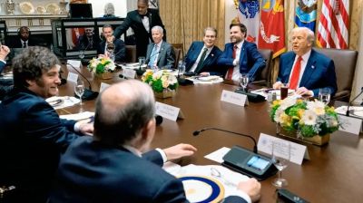 Gobierno intervenido: Milei llega al final de la campaa forzado a abrir su Gabinete