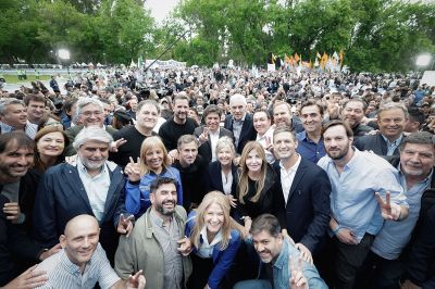 Rodeado de candidatos y sindicalistas, Kicillof arremeti contra Milei y record el legado de Pern