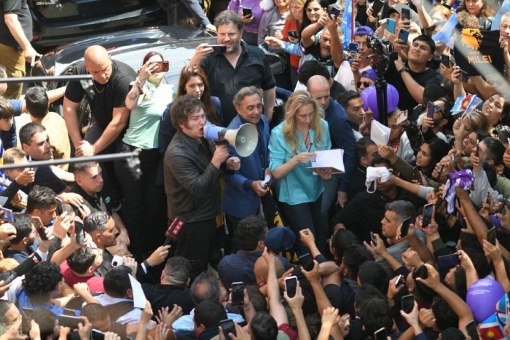 La campaa se tie de violencia