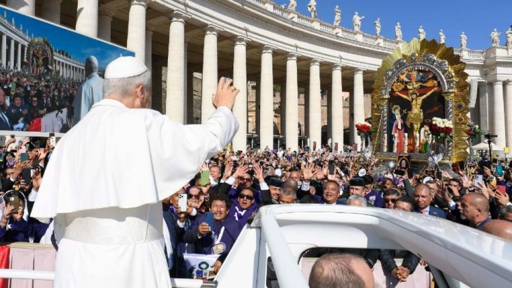 Saludo del Papa a la Hermandad del Seor de los Milagros