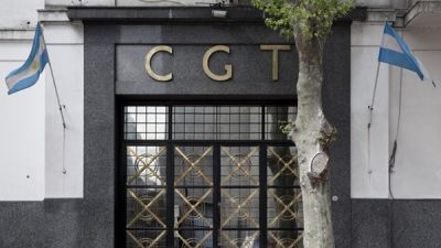 Uu informe que circula en la CGT antiipa el rechazo a la reforma laboral de Milei
