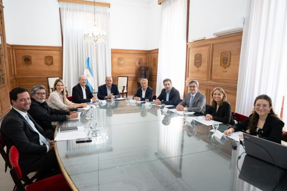 Gerardo Martnez particip de una nueva reunin del Consejo de Mayo y reaviv el debate en la CGT por la integracin en el espacio que promueve las reformas impulsadas por los libertarios