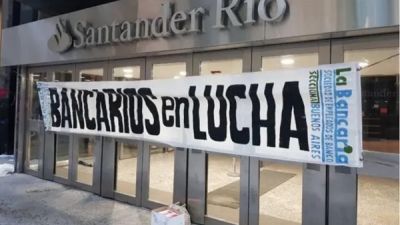 La Bancaria avanza en las negociaciones con el Banco Santander y logra un primer acuerdo para destrabar el conflicto