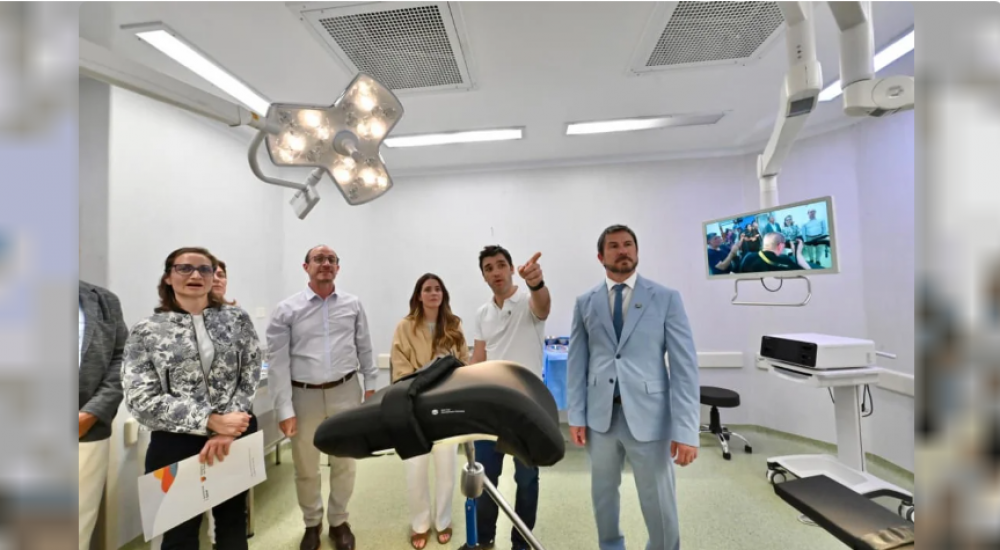 Torres inaugur el nuevo hospital de Trelew: Estas obras estaban paradas porque se afanaron la plata