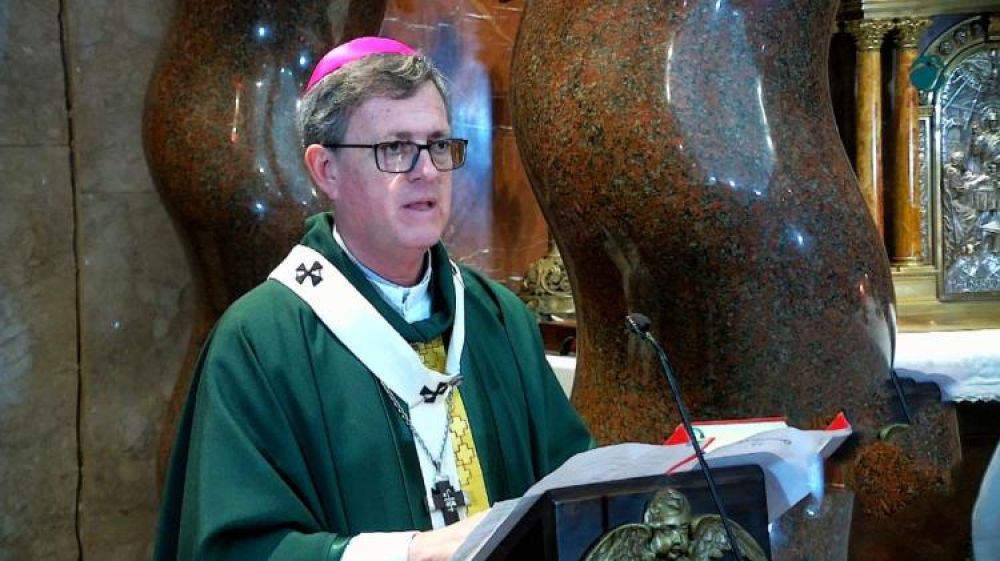 Mons. Garca Cuerva: 'Necesitamos dejarnos ayudar y sostener en los dems'