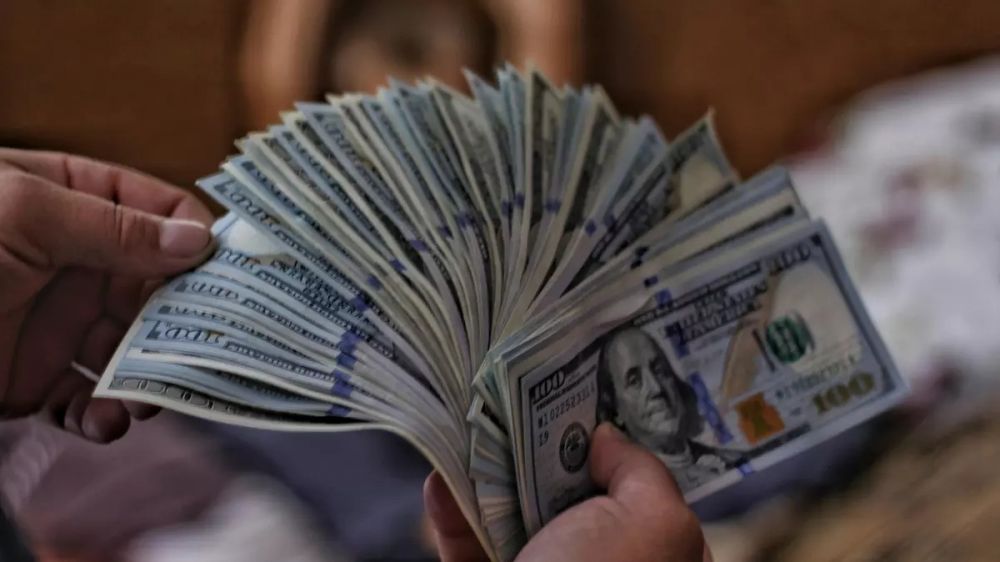 El dlar vuelve a su rcord de $1.515 y el mercado especula con qu nivel alcanzar el lunes
