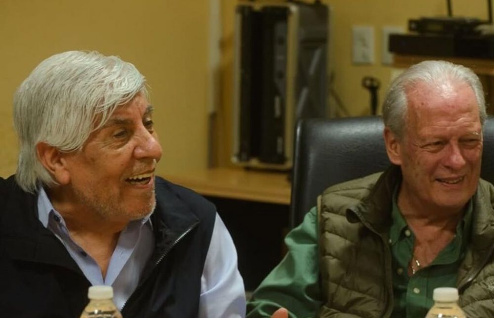Tras el escrache, se levantan las comisiones internas de Camioneros para defender a Feucho Aparicio y por primera vez en dcadas se le plantan a Hugo Moyano