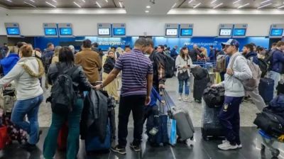 Pilotos convocan a nuevas asambleas para el viernes y se prevén demoras y cancelaciones en Aerolíneas Argentinas