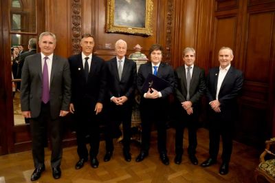 Milei y su equipo económico se reunieron con el CEO de JP Morgan