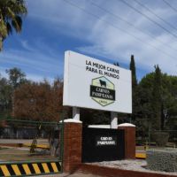 Por la crisis, programan suspensiones, reducen la jornada laboral y recortan los salarios en un frigorfico de la Pampa