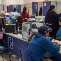 Paritarias congeladas: dos tercios de los estatales tiene otros trabajos para poder subsistir