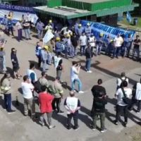 Un centenar de trabajadores lucha contra el cierre de la planta de tratamiento de resudios IDM en Santa Fe