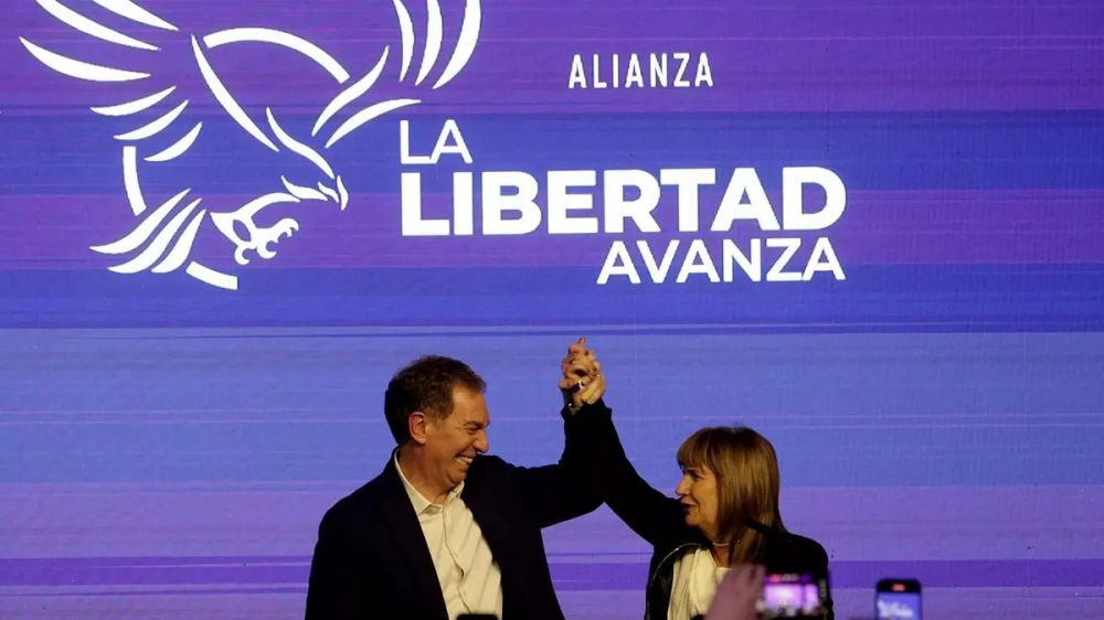Milei empieza a negociar barato con las provincias y prueba a Santilli como nexo informal con algunos gobernadores