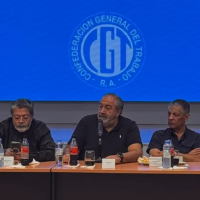 La CGT empieza el camino para reordenarse en el nuevo escenario, convoca a todos los sectores y hasta cierra filas con las organizaciones sociales