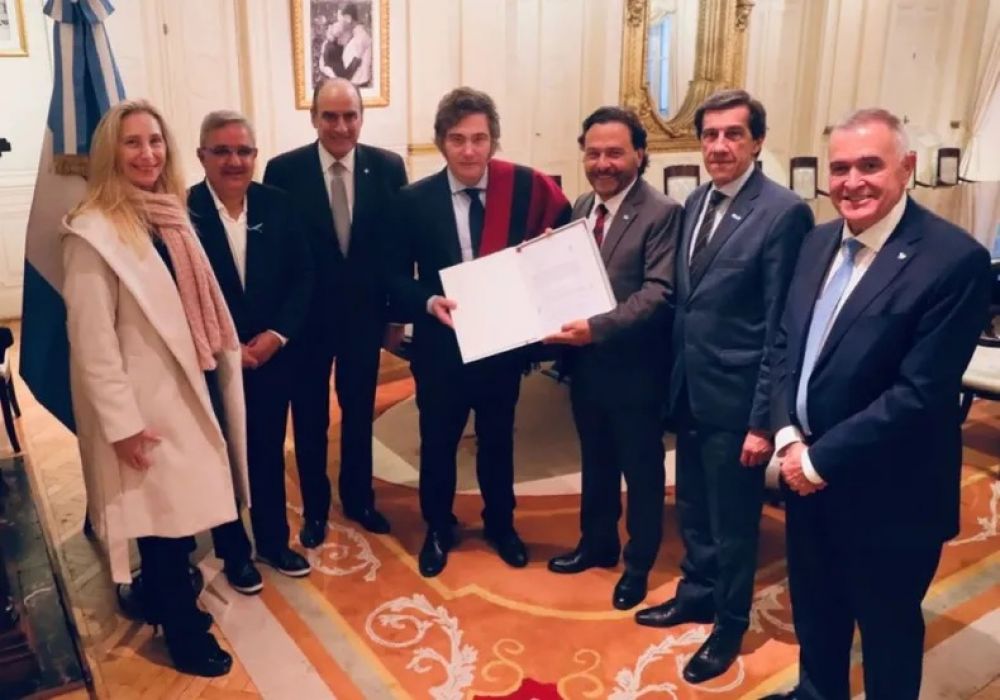 Sin interlocutor designado, la Casa Rosada tiende los primeros puentes con los gobernadores