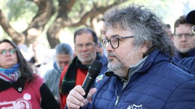 Yofra pidi armar un frente sindical y advirti que el gobierne quiere hacerle la guerra a la clase trabajadora