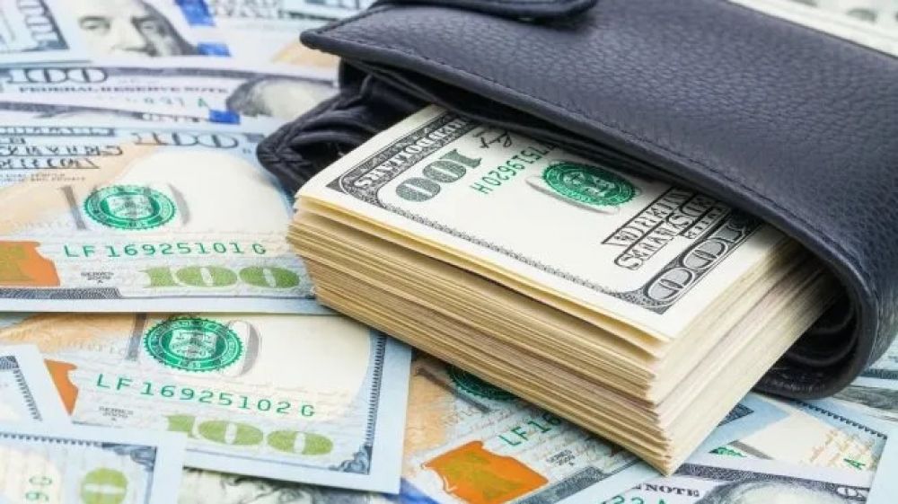 La compra de dlar ahorro roz los u$s6.900 millones en septiembre y alcanz un nuevo rcord histrico