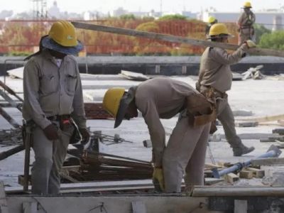 Reforma laboral: el Gobierno analiza un posible blanqueo de trabajadores a costo cero