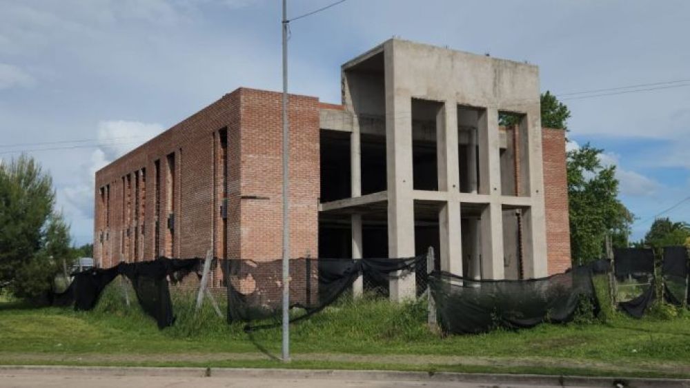 Infraestructura: Casa de la Provincia, rotonda en Ruta 30 y Av. San Martn y terminal de mnibus