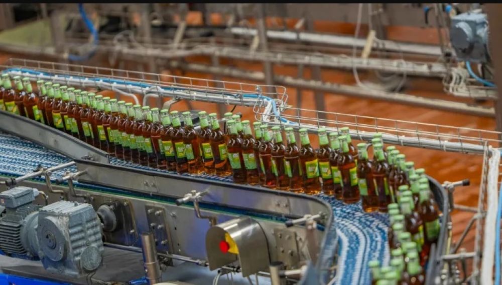 Embotelladora de Coca-Cola sube un 3,3 % sus ingresos hasta septiembre