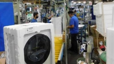 Electrolux extendi la suspensin de sus 400 trabajadores por tres meses, hasta fin de ao