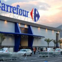 De Narvez suma a un peso pesado de los negocios para quedarse con Carrefour Argentina
