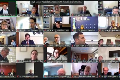 Los funcionarios ms poderosos del pas hace 10 aos y los empresarios ms influyentes, sentados en el banquillo de los acusados