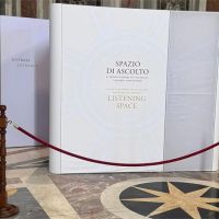 La Baslica de San Pedro inaugur un espacio de escucha abierto