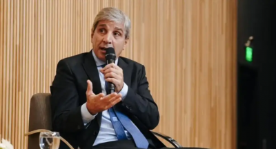 Luis Caputo asegur ante inversores que buscar fortalecer las reservas y desliz un posible ajuste en las bandas cambiarias