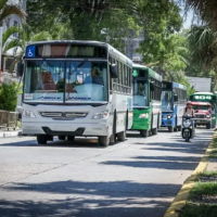 Despidos, suspensiones, recortes salariales y procedimientos preventivos de crisis: el transporte del Chaco amenaza ms de 500 puestos de trabajo