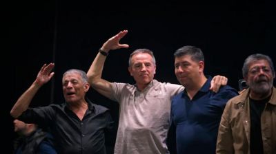 La nueva CGT se prepara para enfrentar la reforma laboral: Si Milei reedita el DNU, habr movilizacin