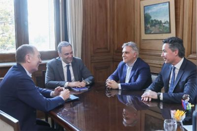 En bsqueda de respaldos para presupuesto y reformas, Santilli sum reuniones con Orrego y Llaryora