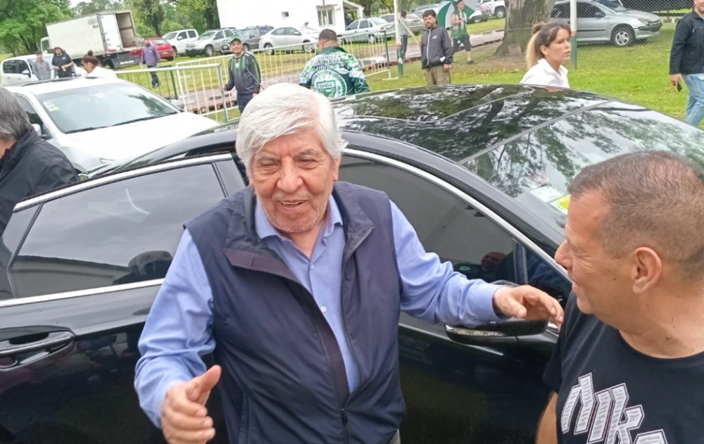 Con un video y una cancin, trabajadores del Sanatorio 15 de Diciembre III, de la Obra Social de Camioneros, reclaman el pago de salarios y apuntan contra la esposa de Moyano