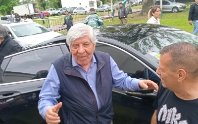 Con un video y una cancin, trabajadores del Sanatorio 15 de Diciembre III, de la Obra Social de Camioneros, reclaman el pago de salarios y apuntan contra la esposa de Moyano