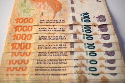 Endeudarse, quemar ahorros y vender pertenencias: las estrategias para llegar a fin de mes