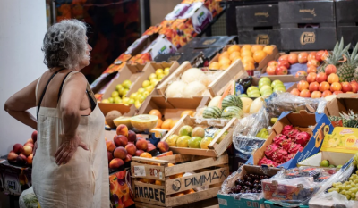 Por la destruccin planificada de los ingresos, una familia ya necesita casi 4 salarios mnimos para no ser pobre