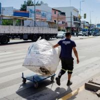 La mitad invisible del trabajo: 9 de cada 10 trabajadores de la economa popular gana menos de tres salarios mnimos