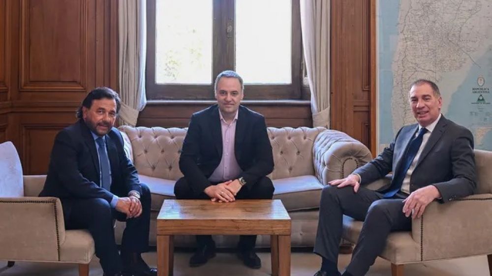 Presupuesto 2026: Manuel Adorni y Diego Santilli recibieron al gobernador de Salta Gustavo Senz en Casa Rosada