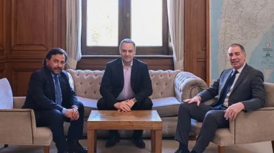 Presupuesto 2026: Manuel Adorni y Diego Santilli recibieron al gobernador de Salta Gustavo Senz en Casa Rosada