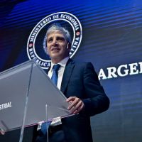 Reforma tributaria: Caputo analiza cambios en Ganancias, pero an no tuvo contacto con los gobernadores