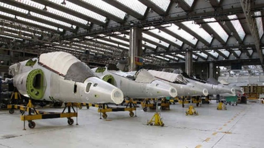 La fbrica de aviones Fadea atraviesa momentos crticos y corren peligro ms de 800 empleos