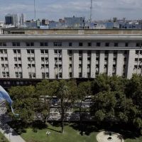 Otra reforma tributaria es posible: a quin bajar impuestos y a quin subirle para crecer y redistribuir