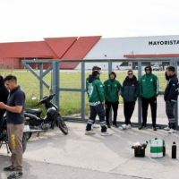 Yaguar baj sus persianas en Baha Blanca y despidi a sus 60 trabajadores que ahora esperan la indemnizacin