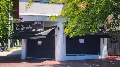 Histrico bar de Mar del Plata cerr sorpresivamente por reformas: Los trabajadores se enteraron por un cartel y no pueden acceder a sus pertenencias
