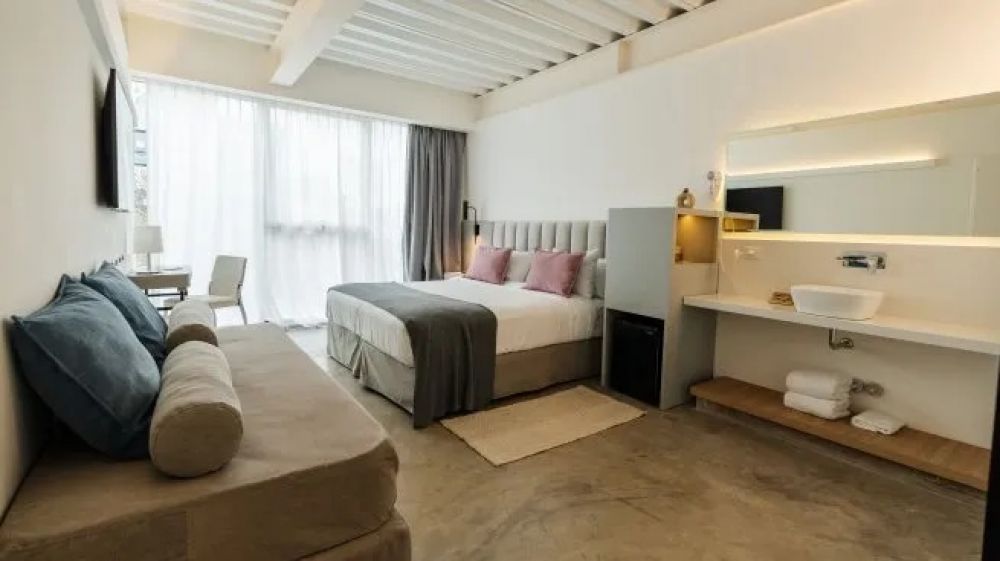 El turismo local no levanta, hay viajes ms austeros y cae 30% el consumo en gastronoma: repunta en el verano?