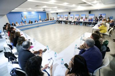 El PJ debate la estrategia para resistir las reformas de Milei