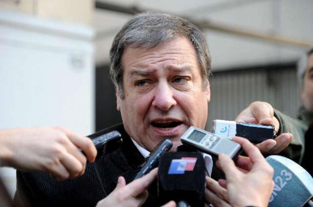 La UTA prepara un paro de colectivos para diciembre si no perciben salario y aguinaldo en tiempo y forma: Si fuese por los empresarios, nosotros tendramos que pagar para trabajar