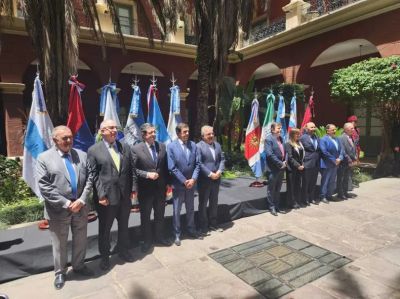 Los gobernadores del Norte Grande endurecen su posicin: con una foto grupal, le reclaman definiciones a Milei