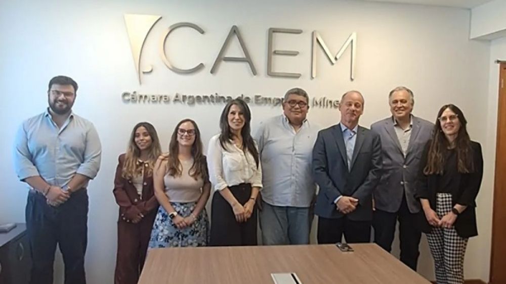 Convenio pionero de la minera argentina ampla derechos y promueve la igualdad de gnero