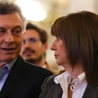 Mientras el PRO se viste de violeta, Macri empieza a buscar la salida